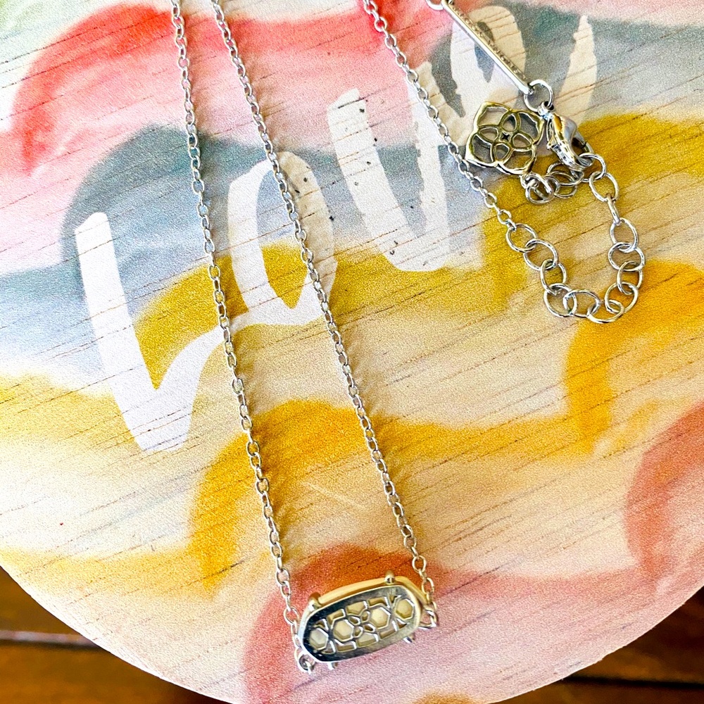 🌷Kendra Scott mother of pearl Ever necklace NWOT Silver - Picture 4 of 4